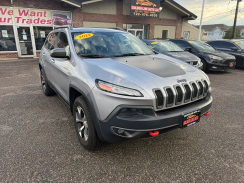 Used 2014 Jeep Cherokee Trailhawk w/ Comfort/Convenience Group AWD/4WD image 2