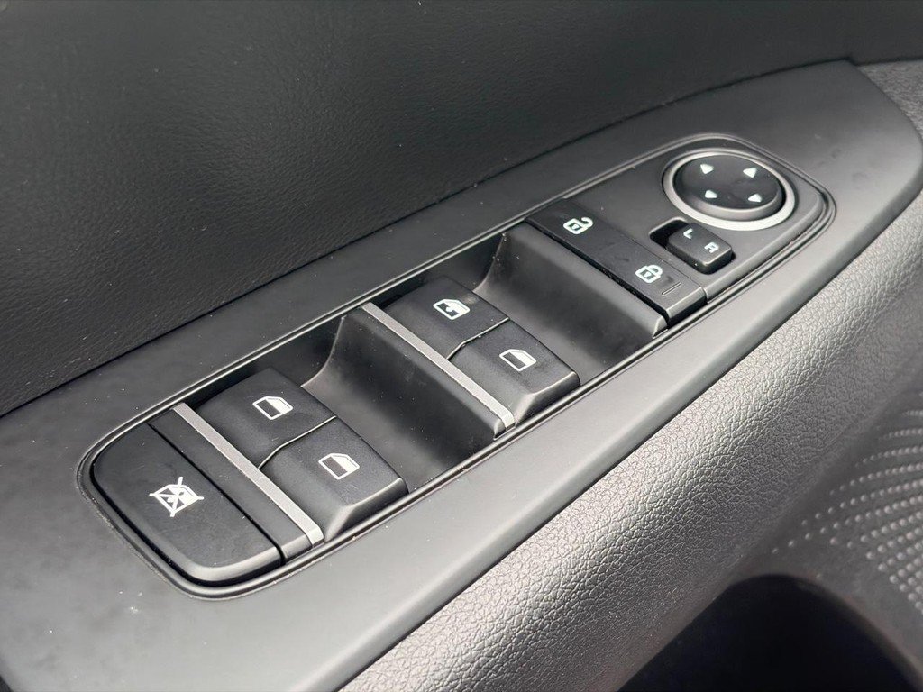 Used 2023 Kia Forte LXS w/ LXS Technology Package FWD image 21