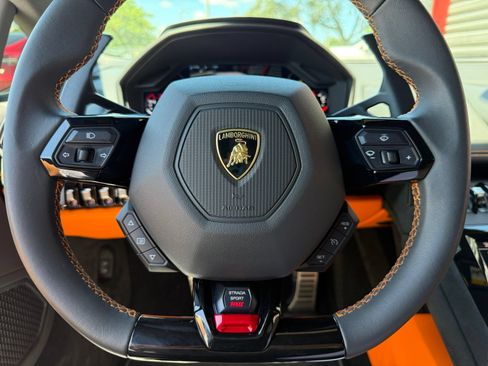 Used 2024 Lamborghini Huracan Sterrato AWD/4WD image 44