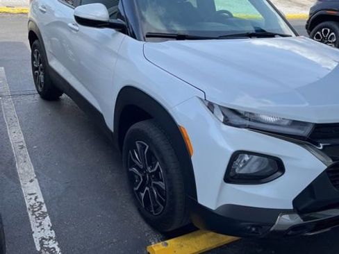 Used 2023 Chevrolet TrailBlazer ACTIV w/ Sun and Liftgate Package image 4