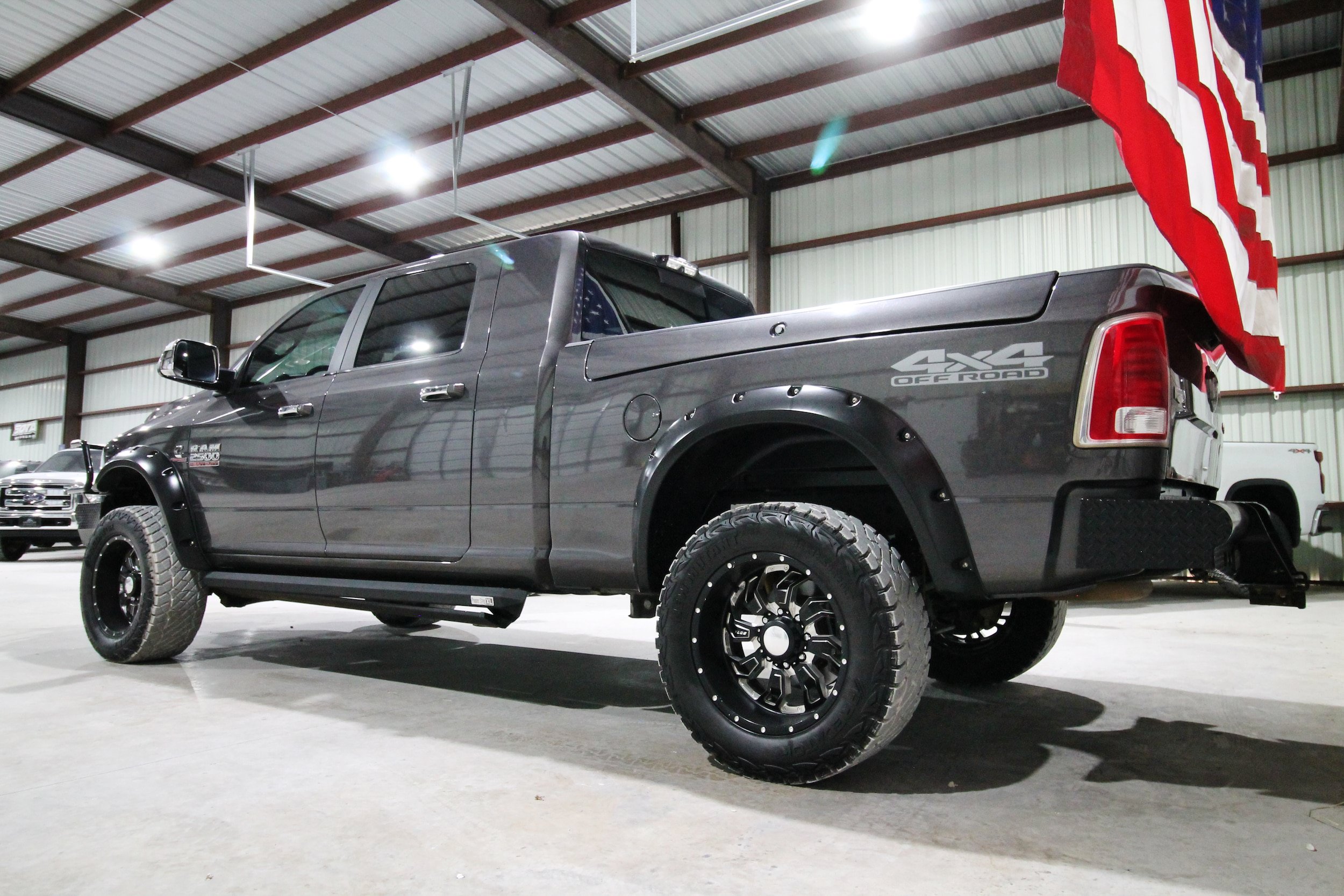 Used 2018 RAM 2500 Laramie w/ Off Road Package AWD/4WD image 8