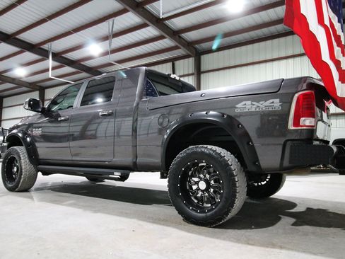 Used 2018 RAM 2500 Laramie w/ Off Road Package AWD/4WD image 8