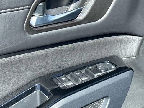 Certified 2024 Nissan Pathfinder SL w/ SL Premium Package FWD image 27