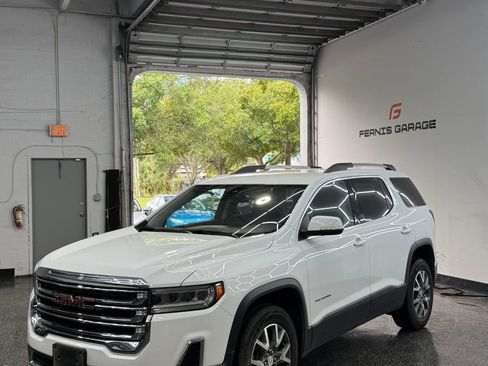 Used 2023 GMC Acadia SLT AWD/4WD image 2