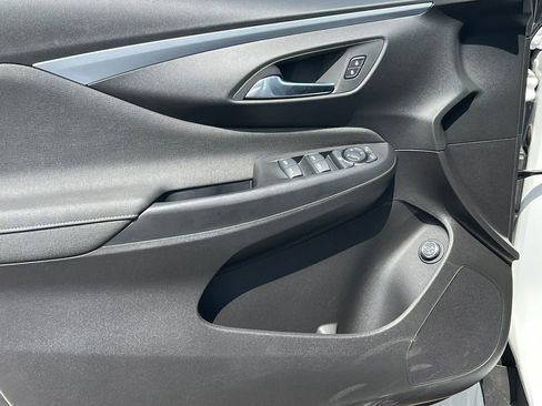 New 2025 Buick Envista Sport Touring w/ Convenience I Package FWD image 11