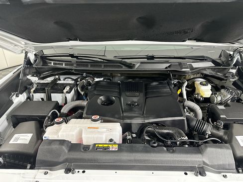 Used 2024 Toyota Tundra Limited image 32