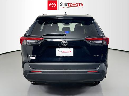 Used 2025 Toyota RAV4 XLE w/ Convenience Package FWD image 5
