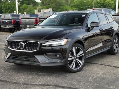 Used 2024 Volvo V60 B5 Cross Country Plus