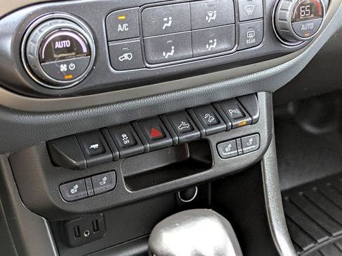 Used 2022 Chevrolet Colorado Z71 AWD/4WD image 59