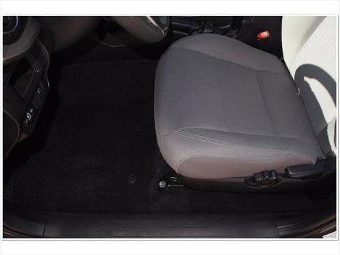 Certified 2019 Toyota Tacoma SR5 image 32