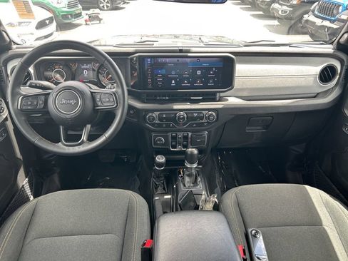 Used 2024 Jeep Wrangler Unlimited Sport AWD/4WD image 32