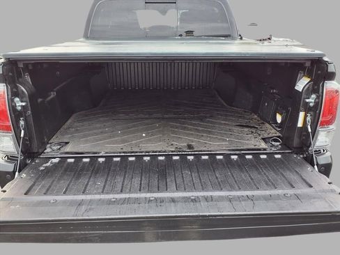 Used 2022 Toyota Tacoma TRD Sport image 24
