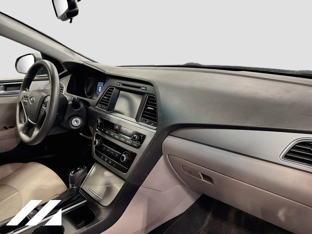 Used 2016 Hyundai Sonata SE w/ Cargo Package FWD image 27
