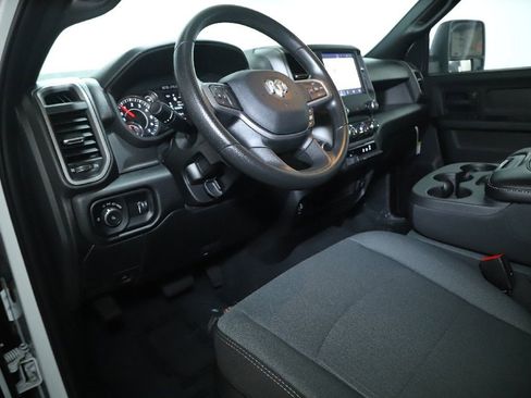 Used 2024 RAM 2500 Tradesman w/ Chrome Appearance Group AWD/4WD image 17