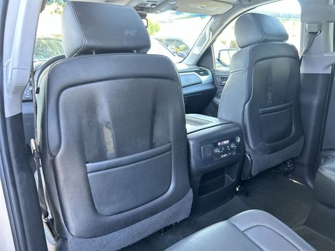 Used 2016 GMC Yukon SLT w/ Open Road Package image 12