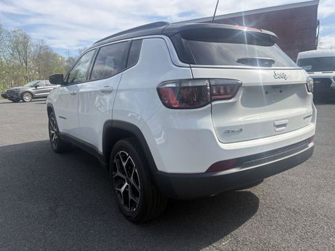Used 2025 Jeep Compass Limited image 6