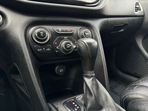 Used 2013 Dodge Dart Limited w/ Premium Group image 32