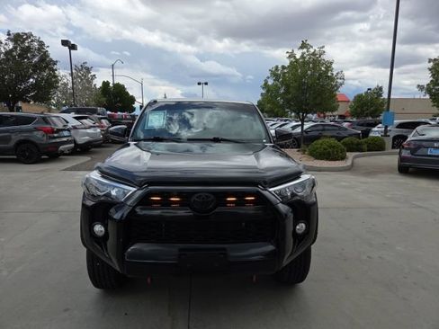 Used 2019 Toyota 4Runner SR5 AWD/4WD image 2