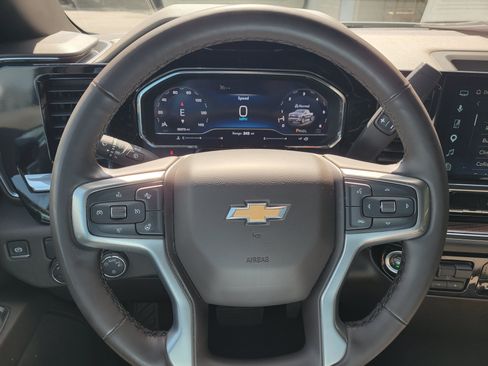 Certified 2025 Chevrolet Silverado 1500 LT RWD image 18