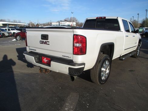 Used 2018 GMC Sierra 3500 Denali w/ Duramax Plus Package image 3