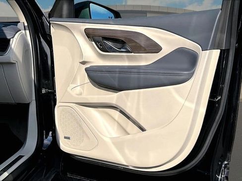 Certified 2024 GMC Terrain Denali w/ Black Diamond Edition image 19