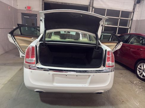 Used 2014 Chrysler 300 C w/ Harman/Kardon Audio Group AWD/4WD image 11