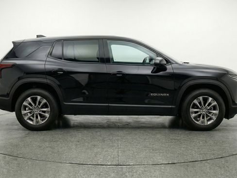 Used 2025 Chevrolet Equinox LT FWD image 11
