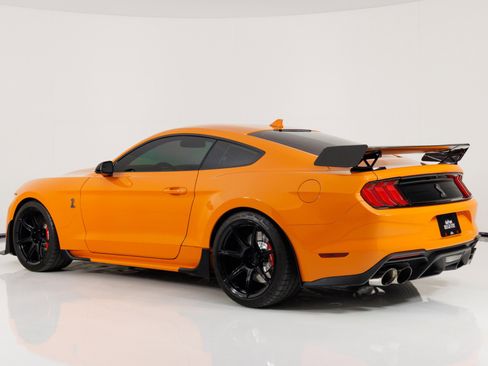 Used 2021 Ford Mustang Shelby GT500 w/ Carbon Fiber Track Pack RWD image 5