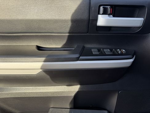 Certified 2020 Toyota Tundra SR5 image 10