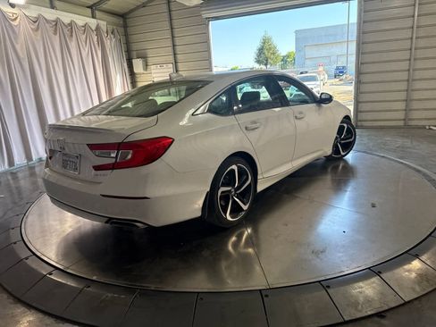 Used 2018 Honda Accord Sport image 5