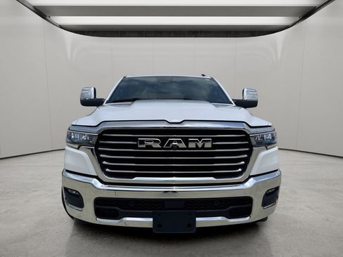 Used 2025 RAM 1500 Laramie AWD/4WD image 3