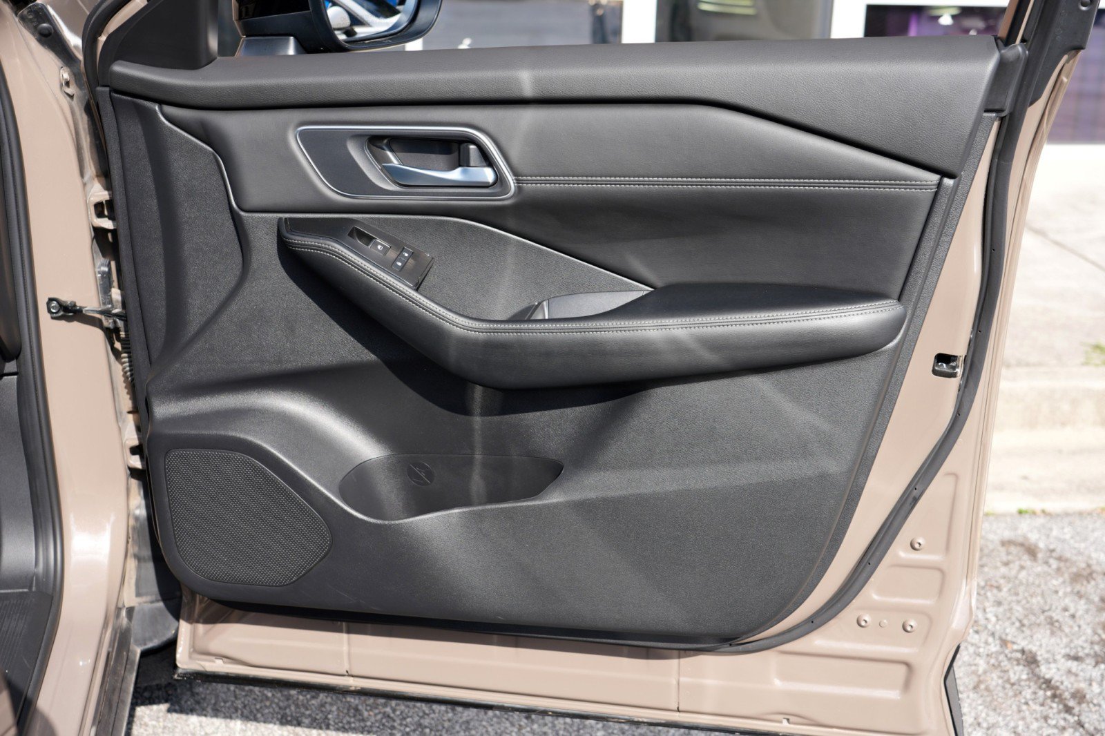 Used 2024 Nissan Rogue Platinum w/ Platinum Premium Package FWD image 43