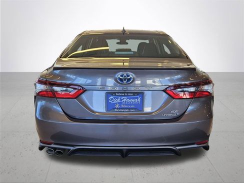 Used 2022 Toyota Camry SE image 8