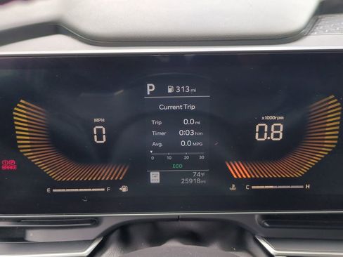 Used 2025 Kia Carnival image 16