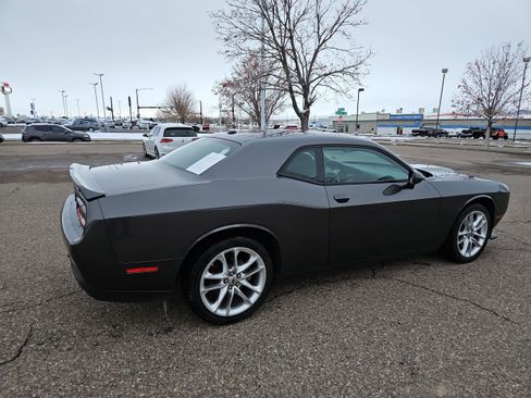 Used 2022 Dodge Challenger GT image 4