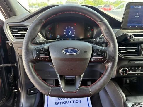 Used 2025 Ford Escape ST-Line AWD/4WD image 17