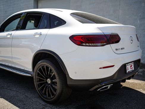 Used 2023 Mercedes-Benz GLC 300 4MATIC Coupe image 11