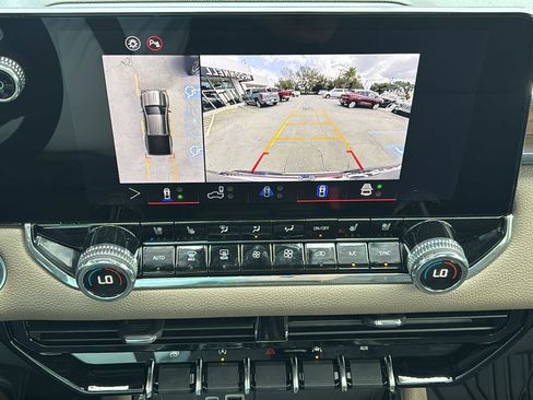 Certified 2025 GMC Canyon Denali image 34