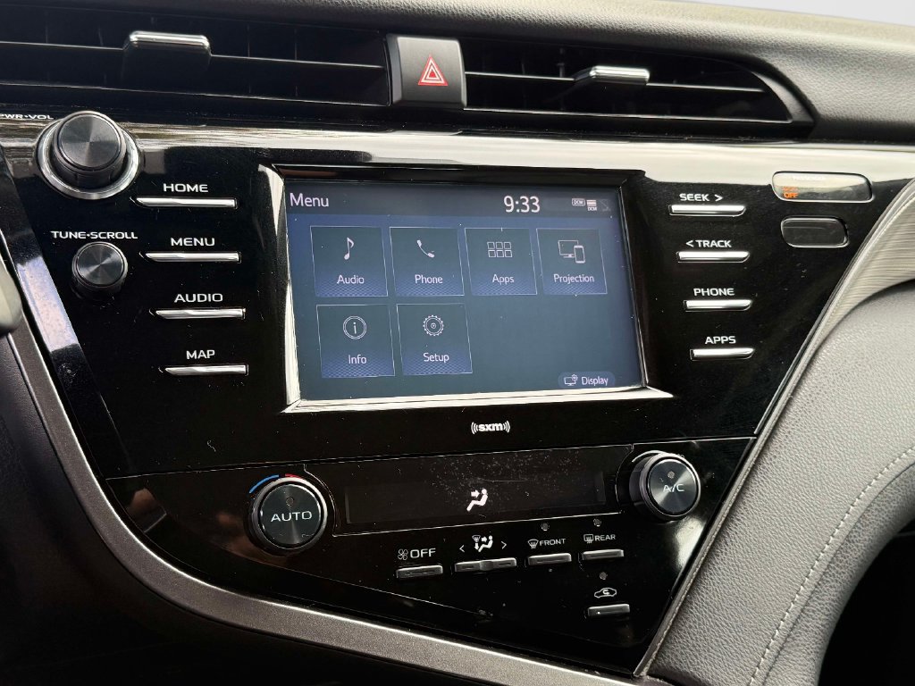 Used 2020 Toyota Camry SE FWD image 18