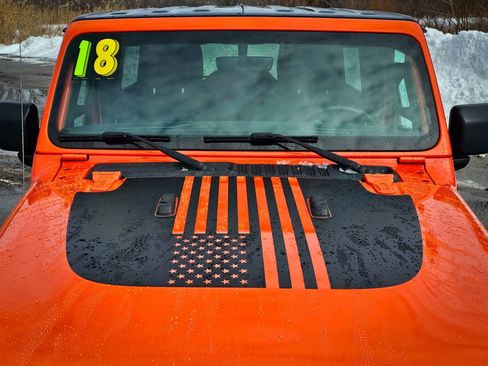 Used 2018 Jeep Wrangler Unlimited Sahara image 9