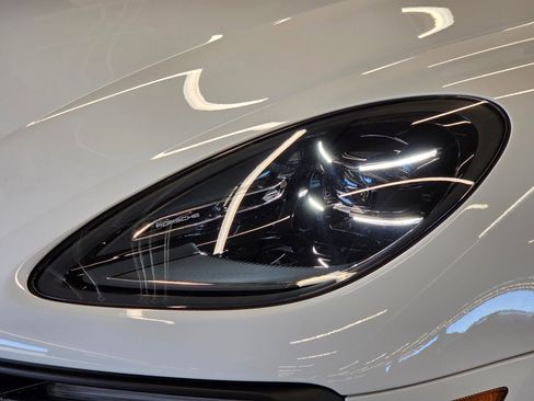 New 2026 Porsche Macan AWD/4WD image 24
