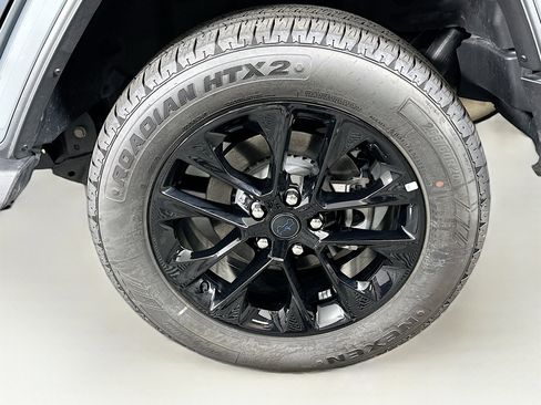 Used 2025 Jeep Wrangler Sahara AWD/4WD image 11