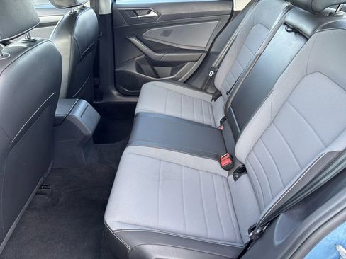 Used 2025 Volkswagen Jetta SE image 23