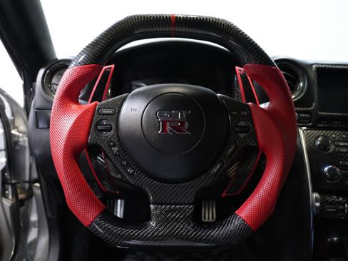 Used 2009 Nissan GT-R Premium image 38