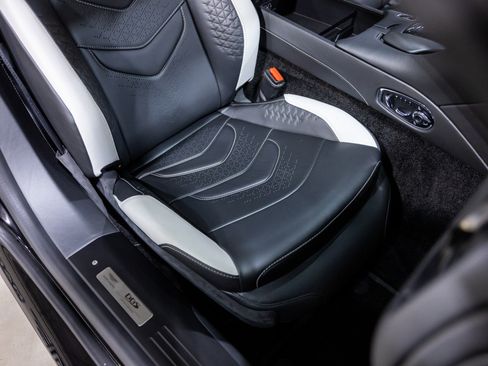 Used 2022 Aston Martin DBS Superleggera RWD image 34