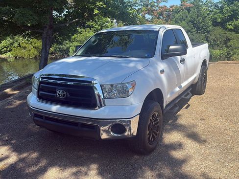 Used 2011 Toyota Tundra 2WD Double Cab w/ Tow Pkg image 12