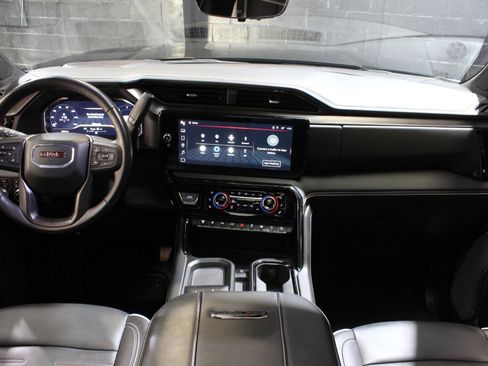 Used 2024 GMC Sierra 2500 AT4X image 49