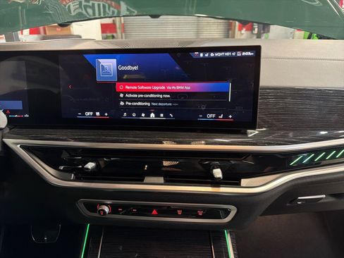 Used 2024 BMW X7 M60i w/ M Sport Professional Package AWD/4WD image 19