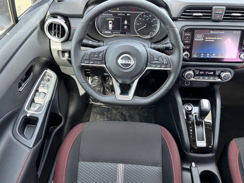 New 2025 Nissan Versa SR w/ Trunk Package image 15
