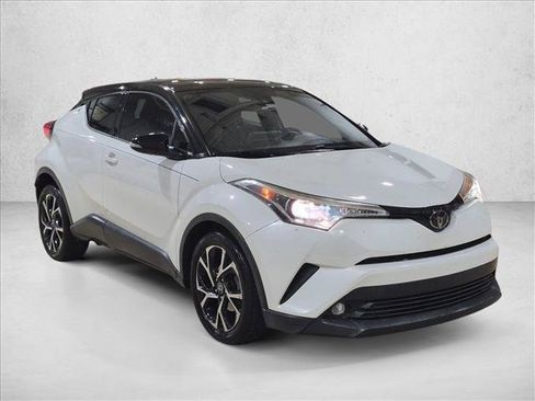 Used 2019 Toyota C-HR Limited FWD image 3